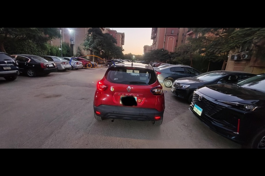 Captur Renault احمر