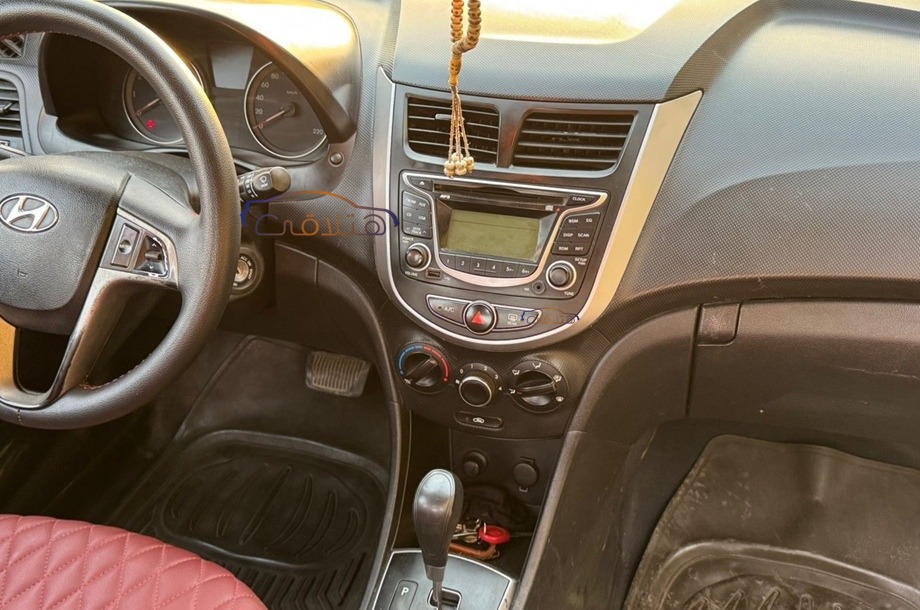 Accent RB Hyundai احمر