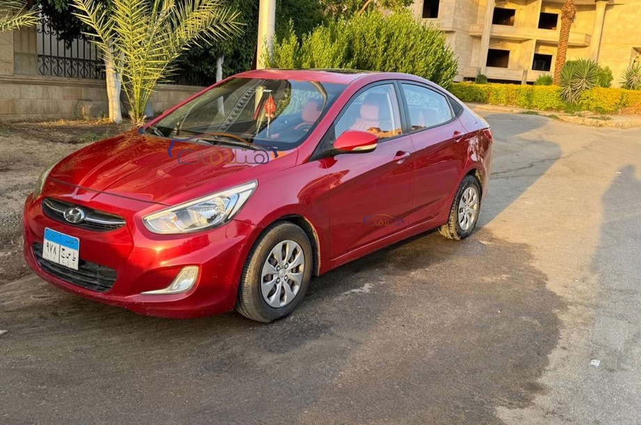 Accent RB Hyundai احمر