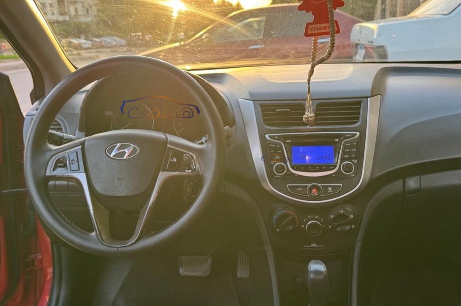 Accent RB Hyundai احمر