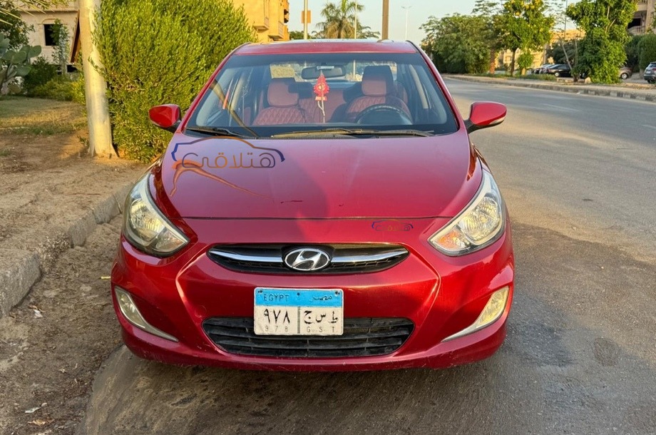 Accent RB Hyundai احمر