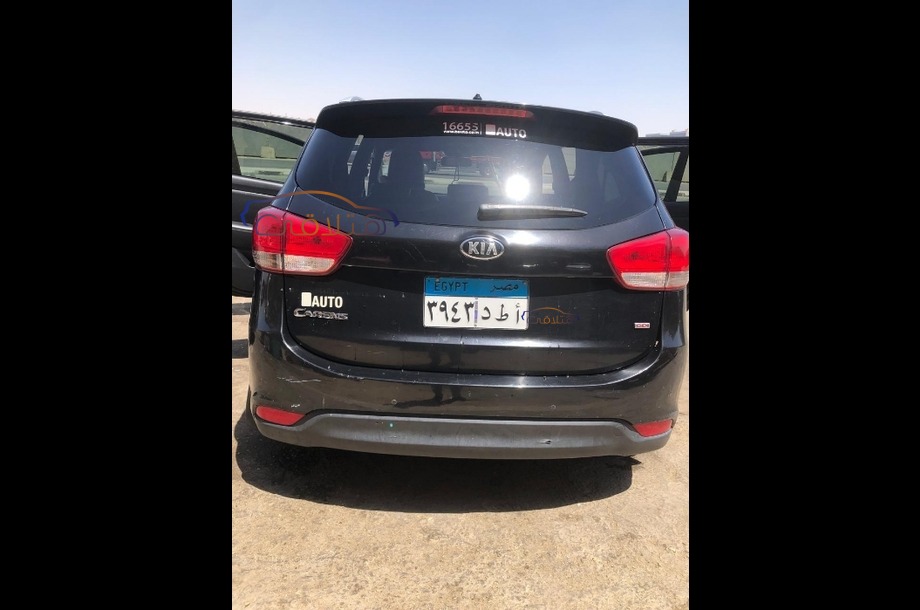 Carens Kia أسود