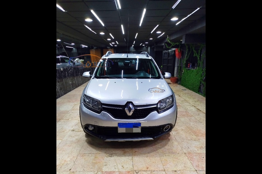 Sandero Step Way Renault فضي