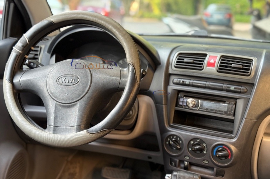 Picanto Kia أسود