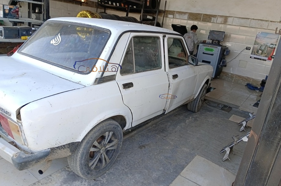 128 Fiat أبيض