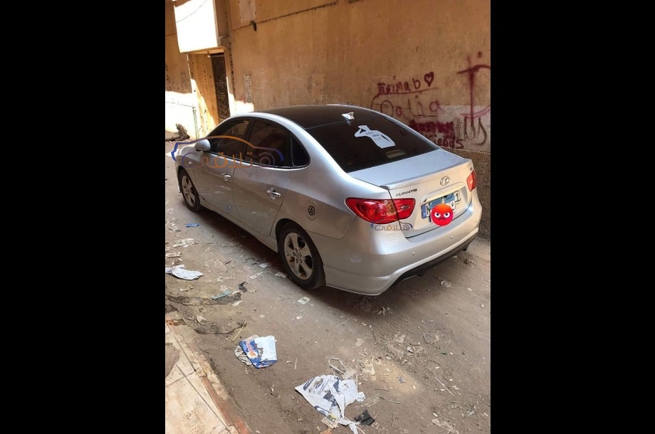 Avante Hyundai فضي