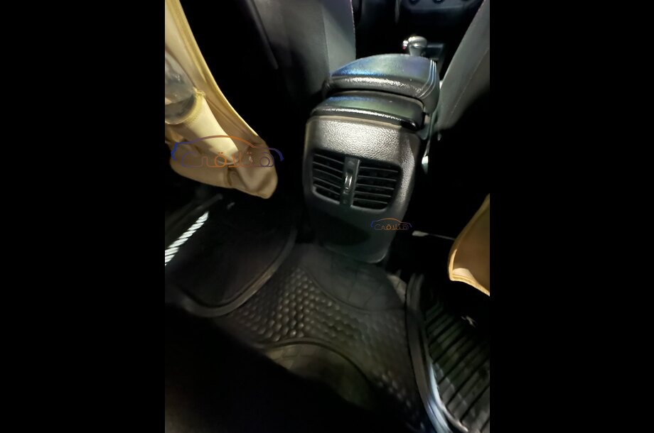 Cerato Kia برونزي