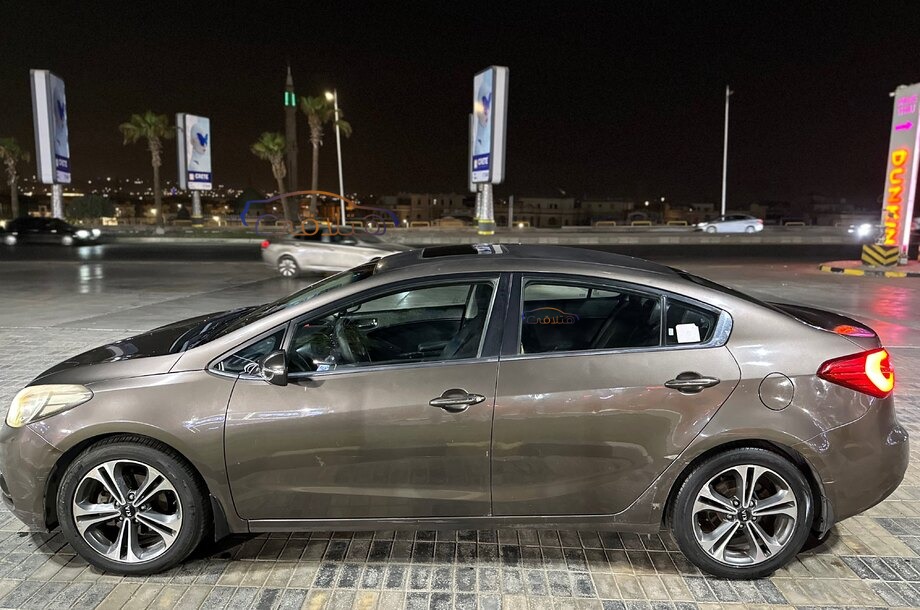 Cerato Kia برونزي