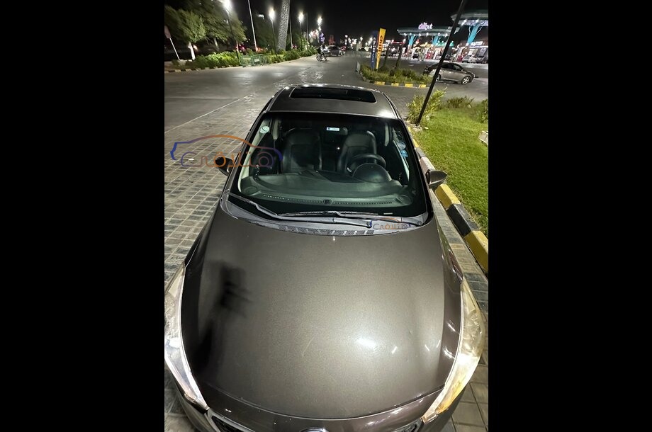 Cerato Kia برونزي