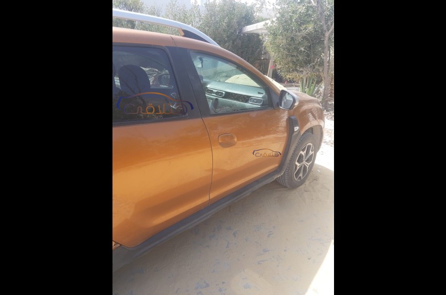 Duster Renault برتقالى