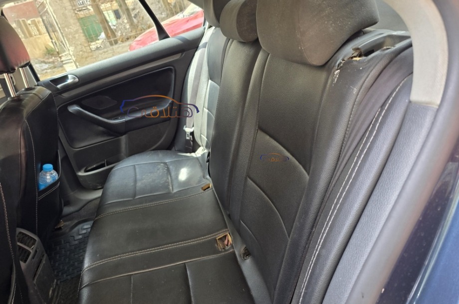 Jetta Volkswagen الأزرق الداكن