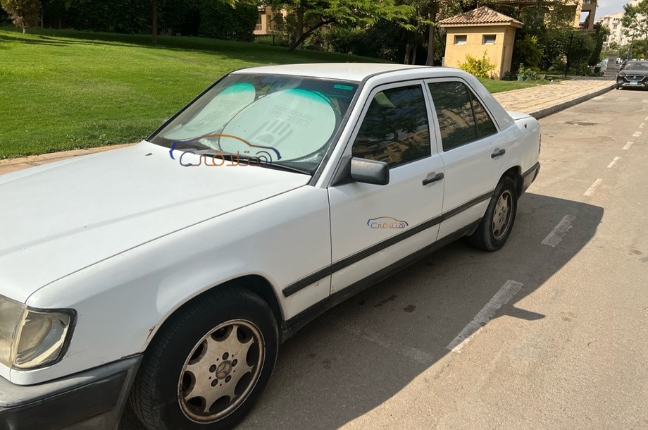 200 Mercedes أبيض