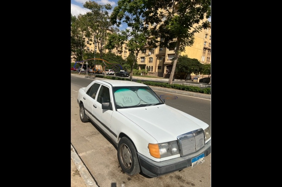 200 Mercedes أبيض