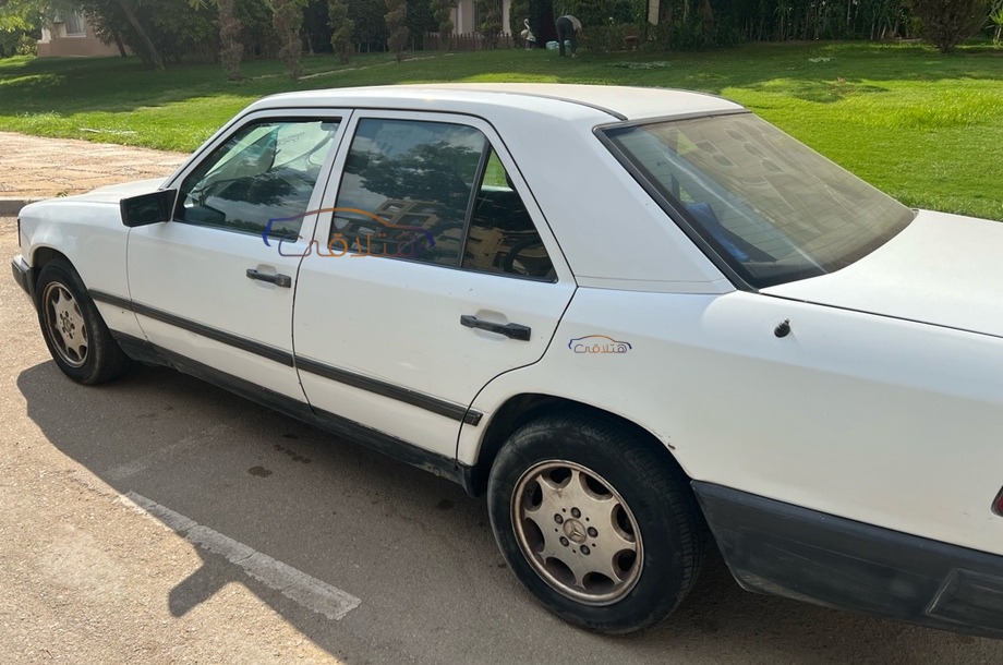 200 Mercedes أبيض