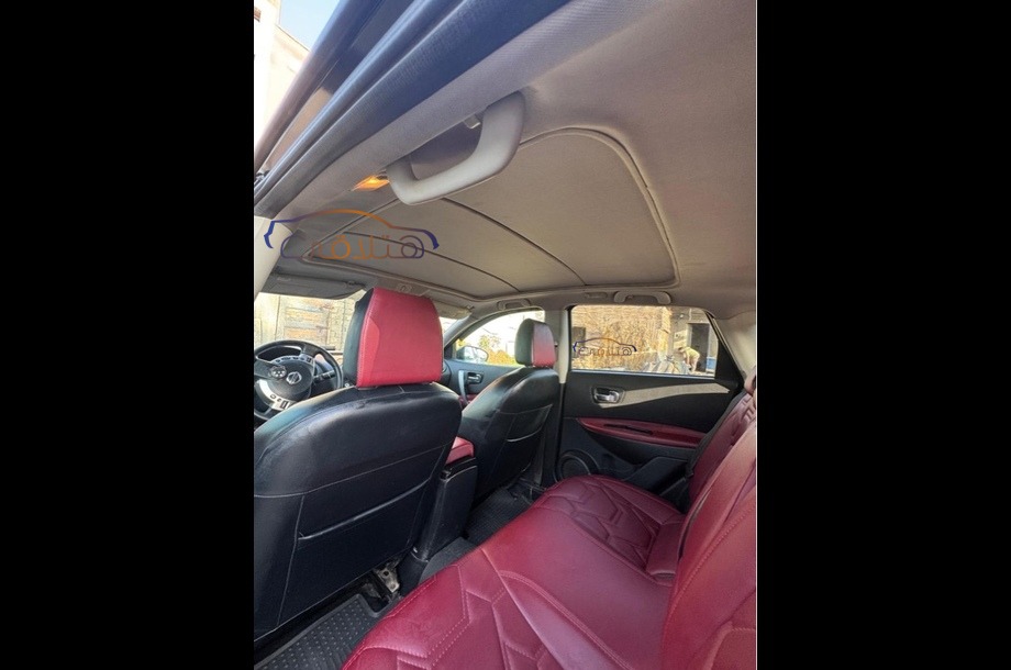 Qashqai Nissan أسود