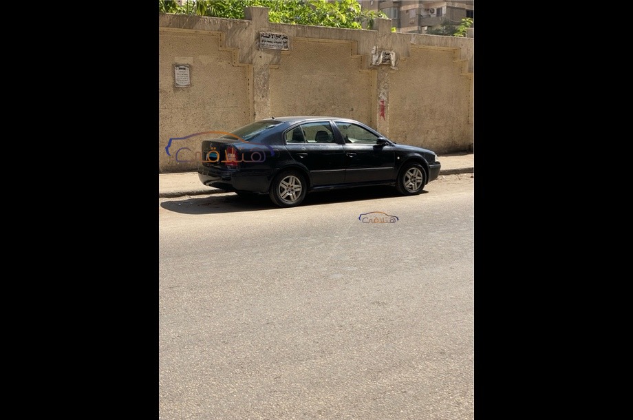 Octavia A4 Skoda أسود