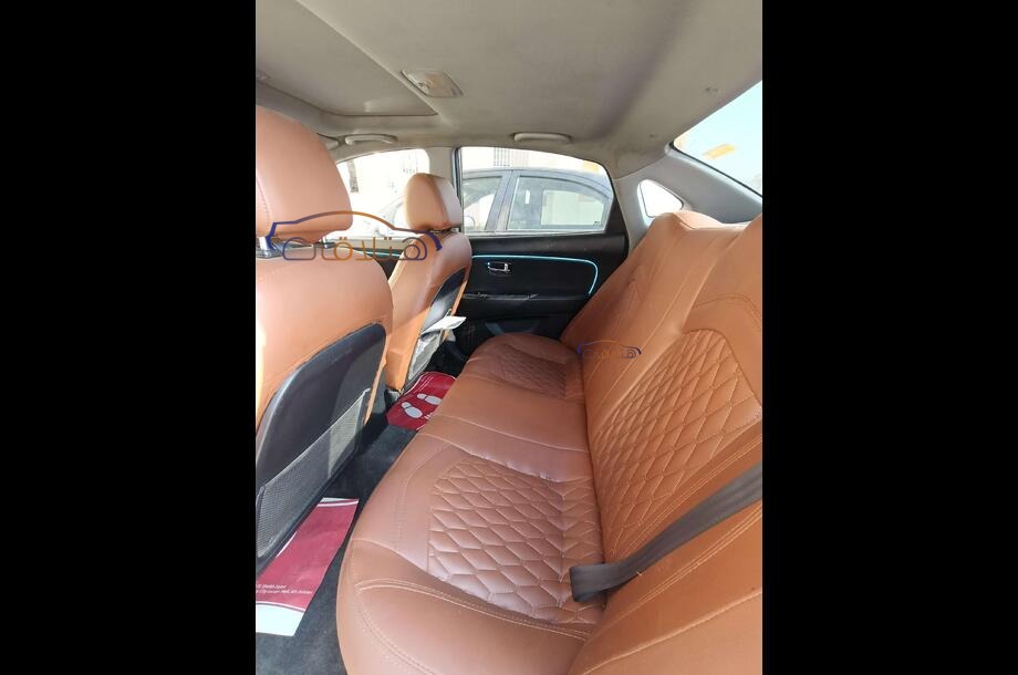 Elantra HD Hyundai برونزي