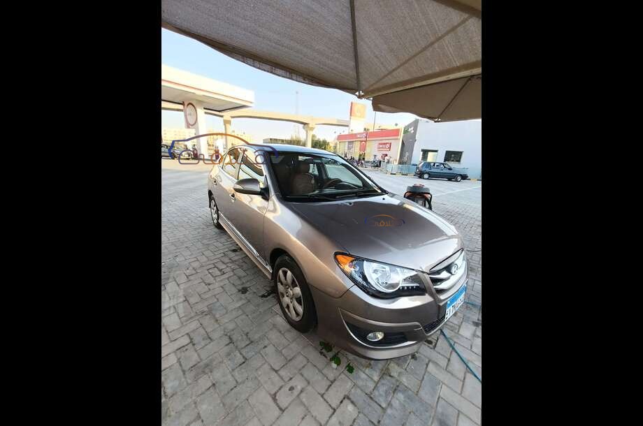 Elantra HD Hyundai برونزي