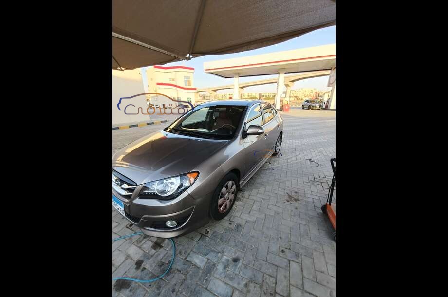 Elantra HD Hyundai برونزي