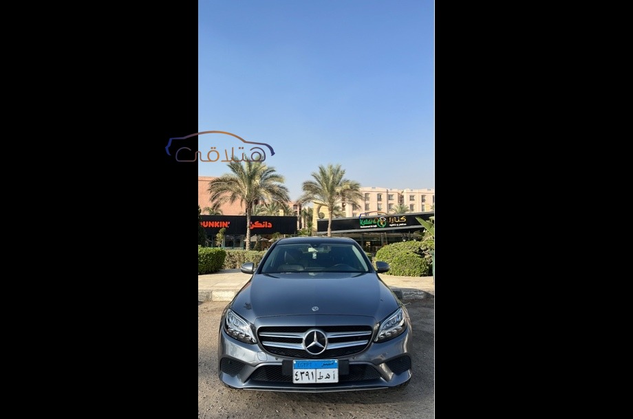 C 180 Mercedes فضي