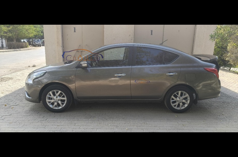 Sunny Nissan برونزي