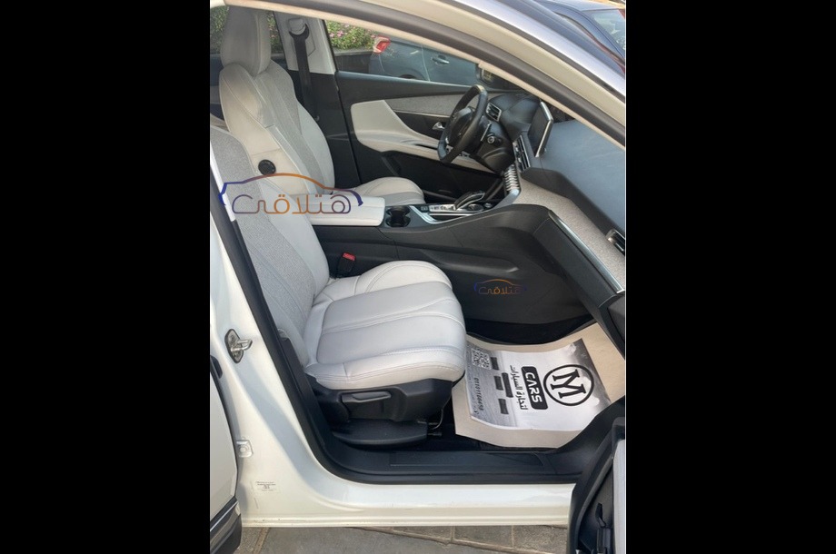 3008 Peugeot White