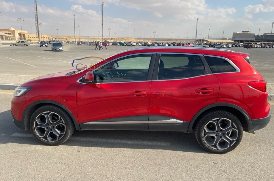 Kadjar Renault احمر