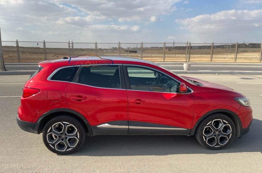 Kadjar Renault احمر