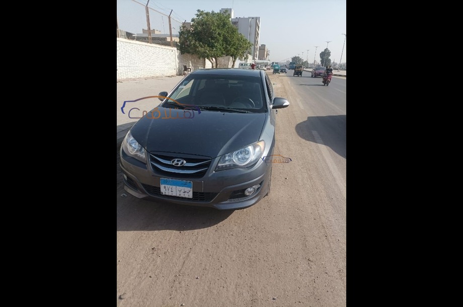 Elantra HD Hyundai Dark grey