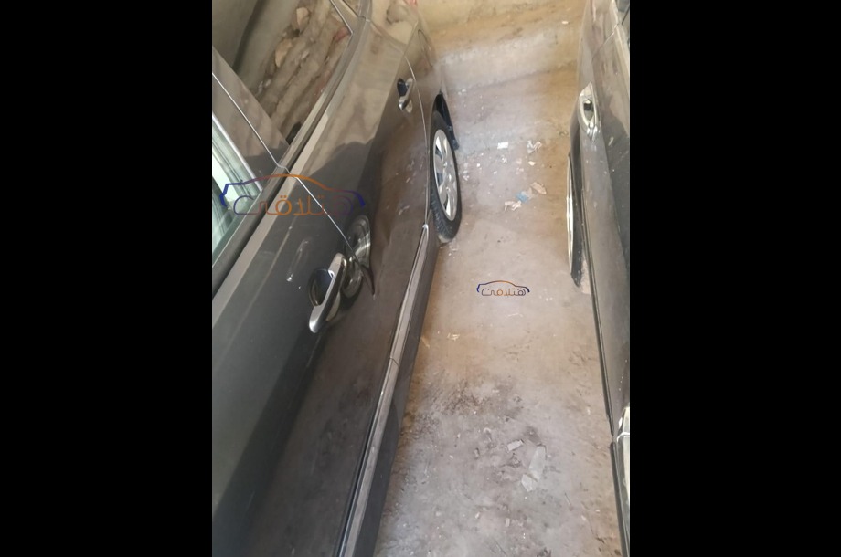 Elantra HD Hyundai Dark grey