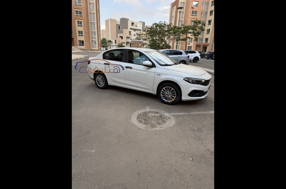 Tipo Fiat أبيض