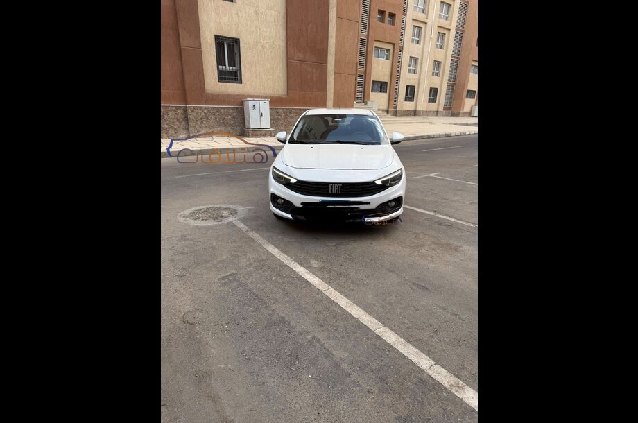 Tipo Fiat أبيض