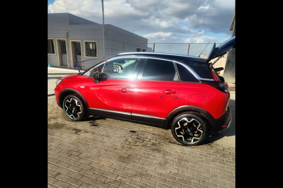 Crossland Opel احمر
