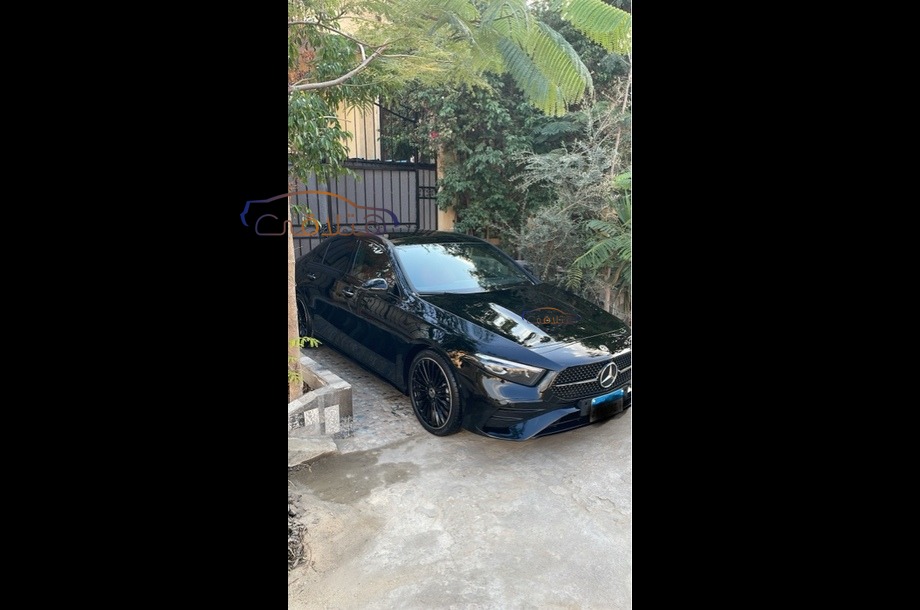 A 200 Mercedes أسود