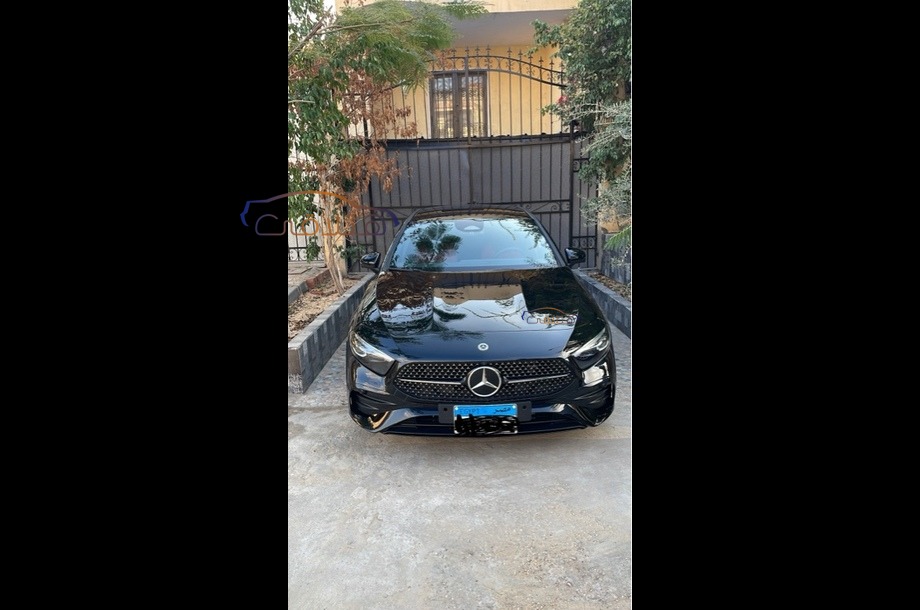 A 200 Mercedes أسود