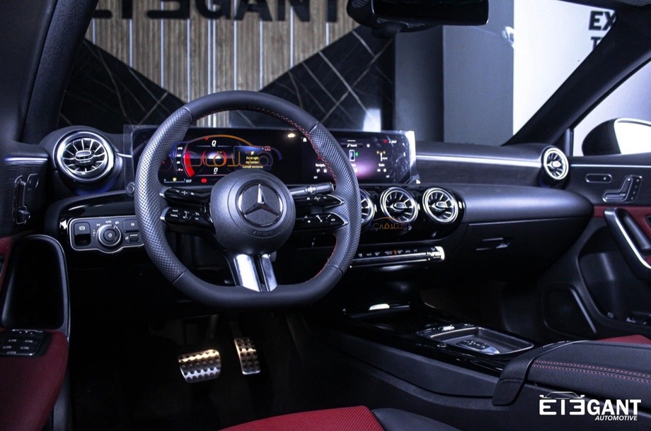 A 200 Mercedes أسود