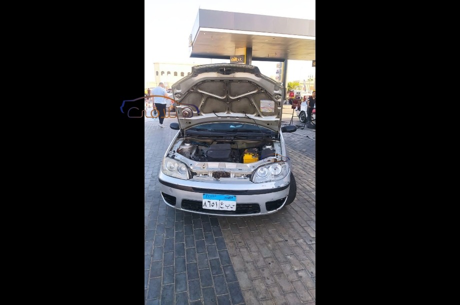 Punto Fiat فضي