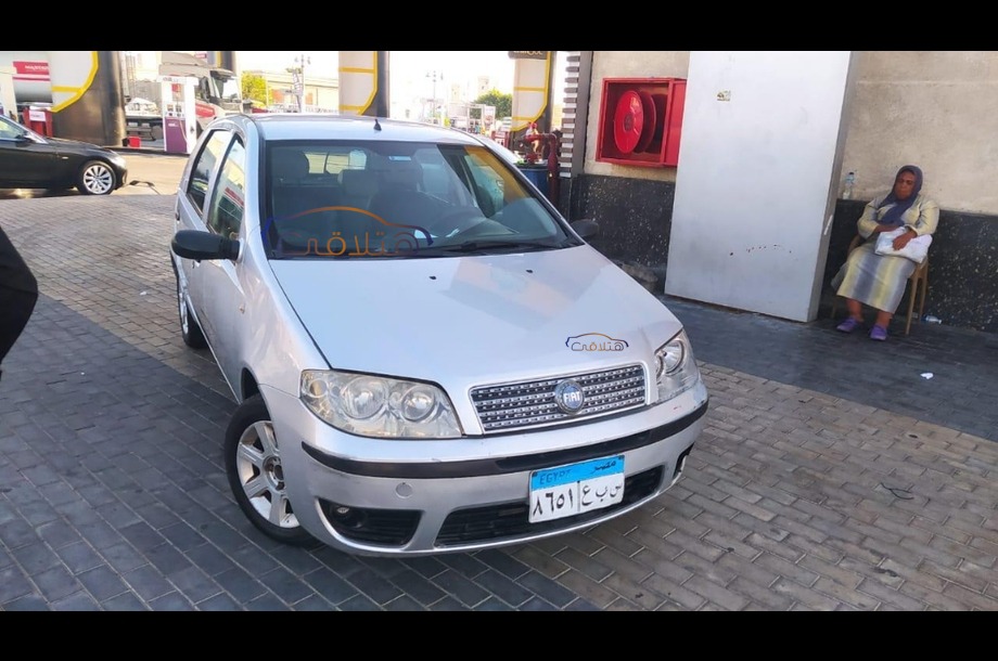 Punto Fiat فضي