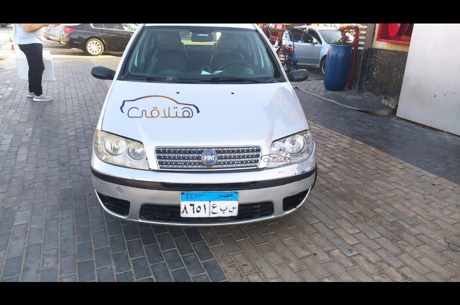 Punto Fiat فضي