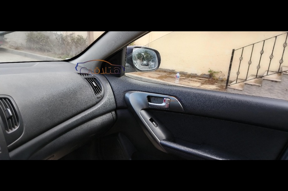 Cerato Kia فضي