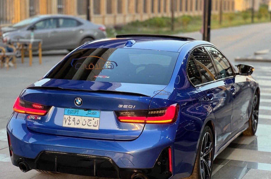 320 BMW Blue