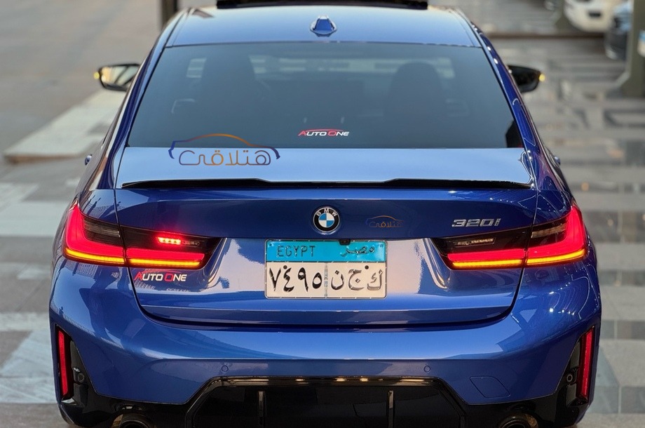 320 BMW Blue