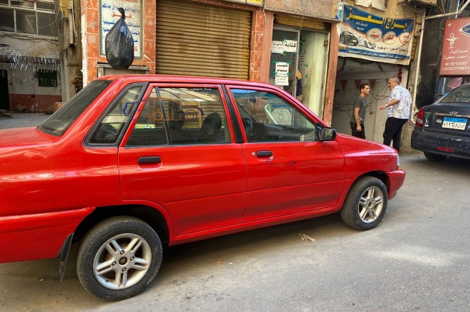 Pride Kia احمر