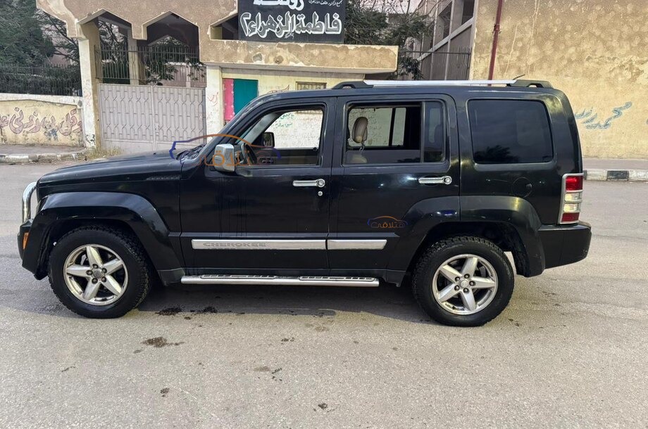 Cherokee Jeep Black