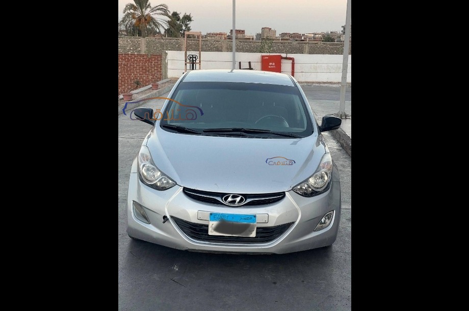 Avante Hyundai فضي