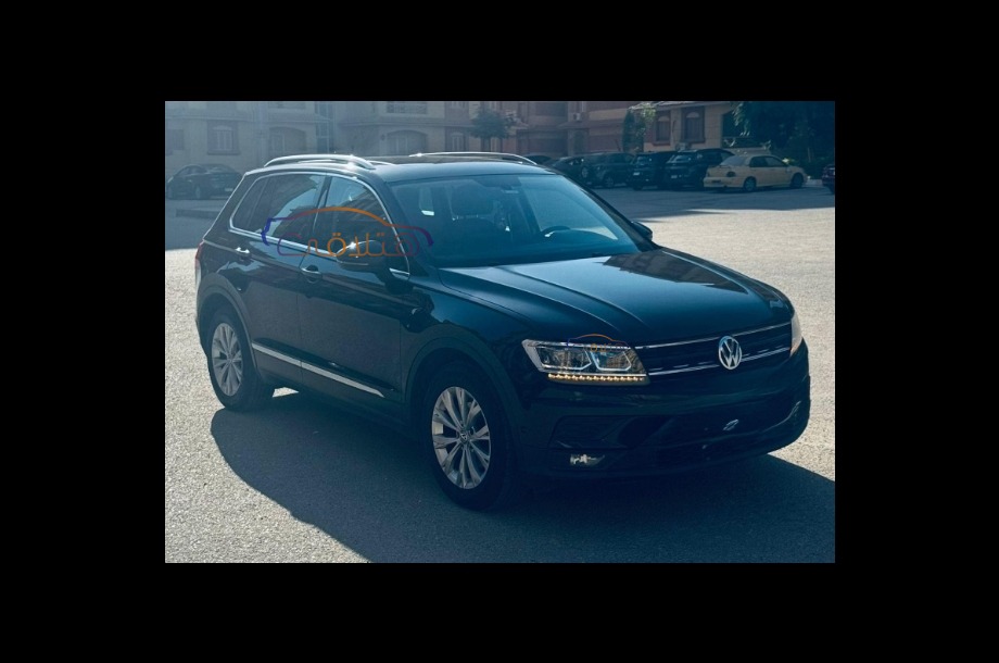 Passat Volkswagen أسود