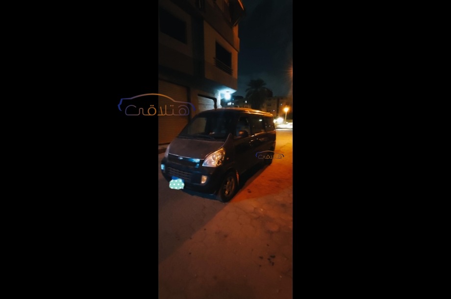 N300 Chevrolet أسود