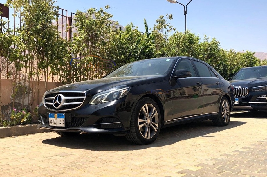 200 Mercedes أسود