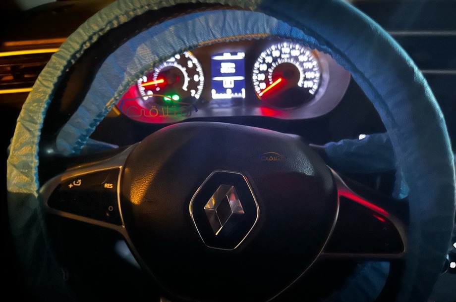 Duster Renault أزرق