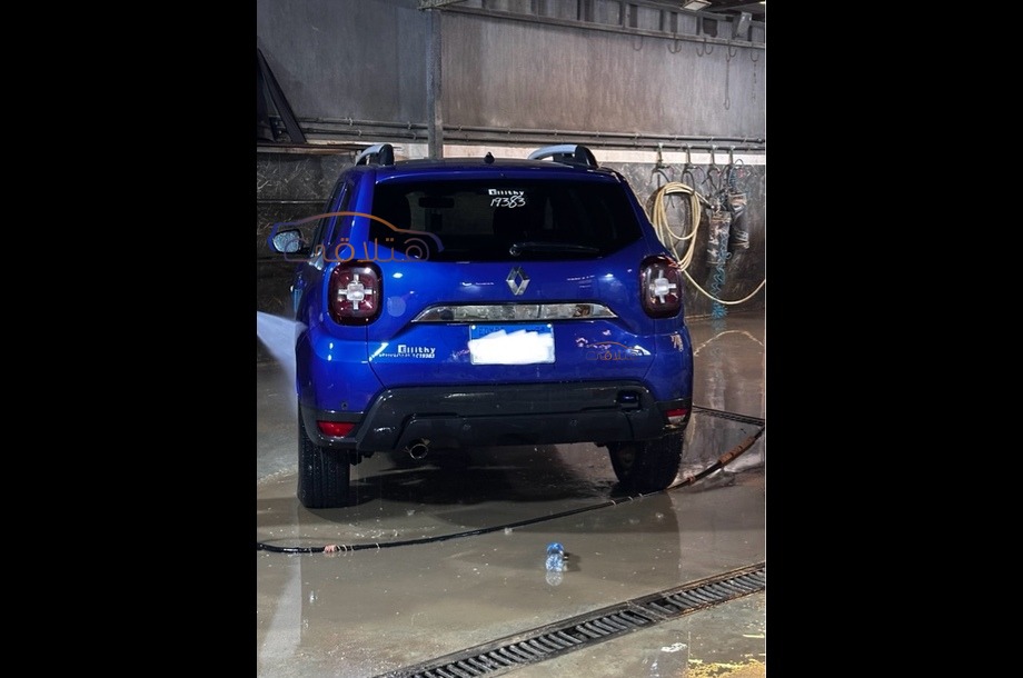 Duster Renault أزرق